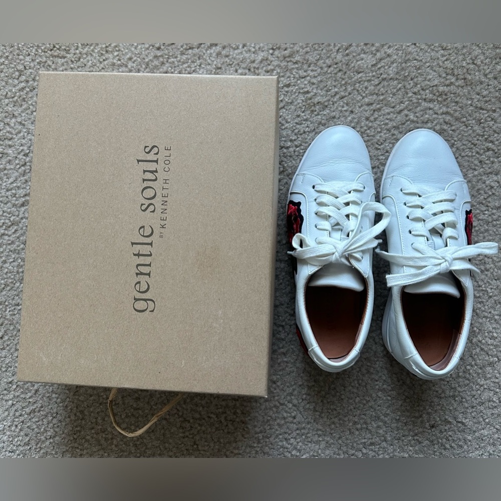 Gentle Sounls by Kenneth Cole